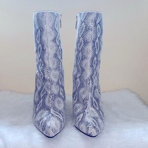 Cape Robbin Faux Snake Skin Ankle Boots Inner Zipper Chunky Heels Mobwife